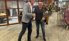 News image: Adri van Dun 25 jaar in dienst!